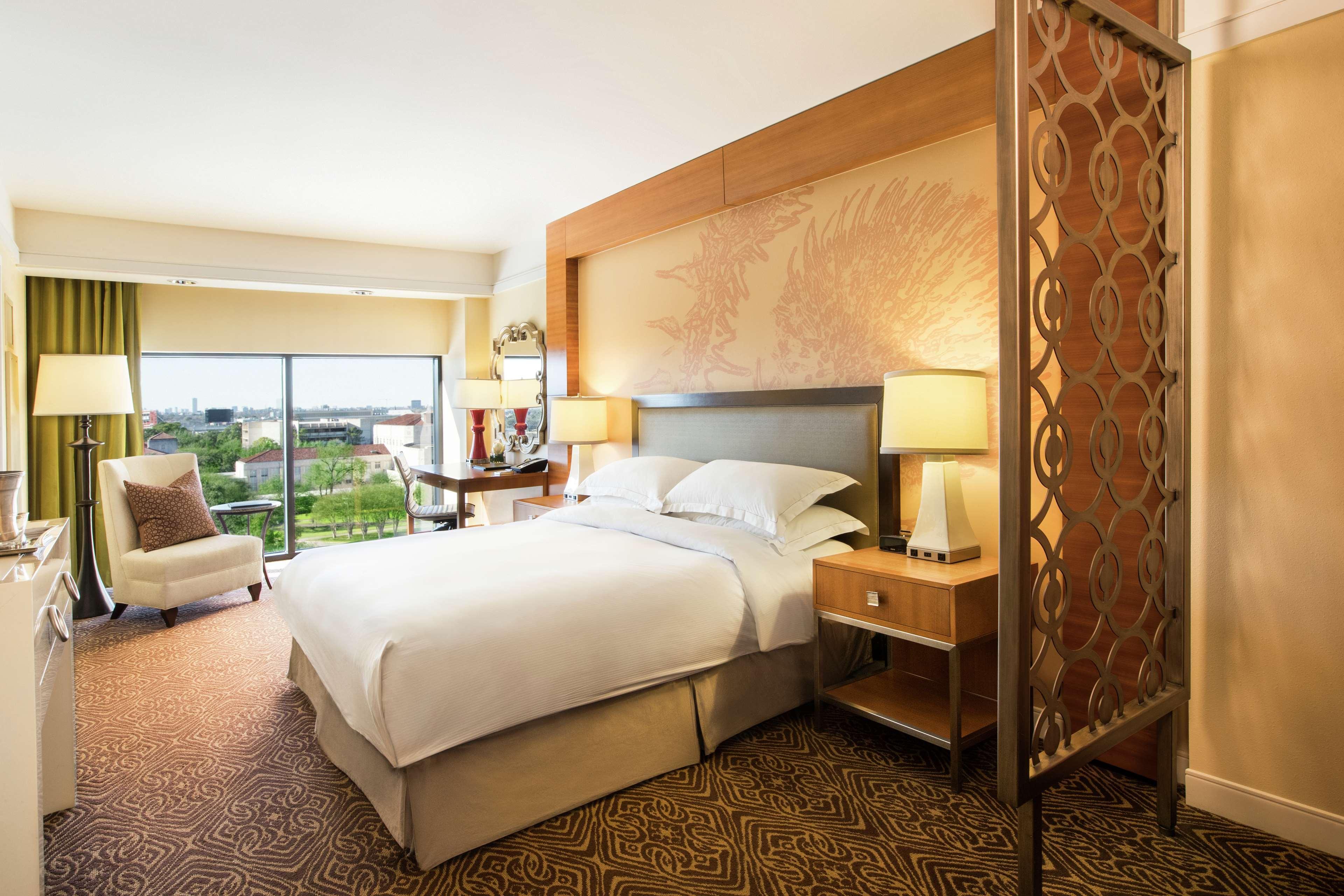 Hilton University Of Houston Bagian luar foto