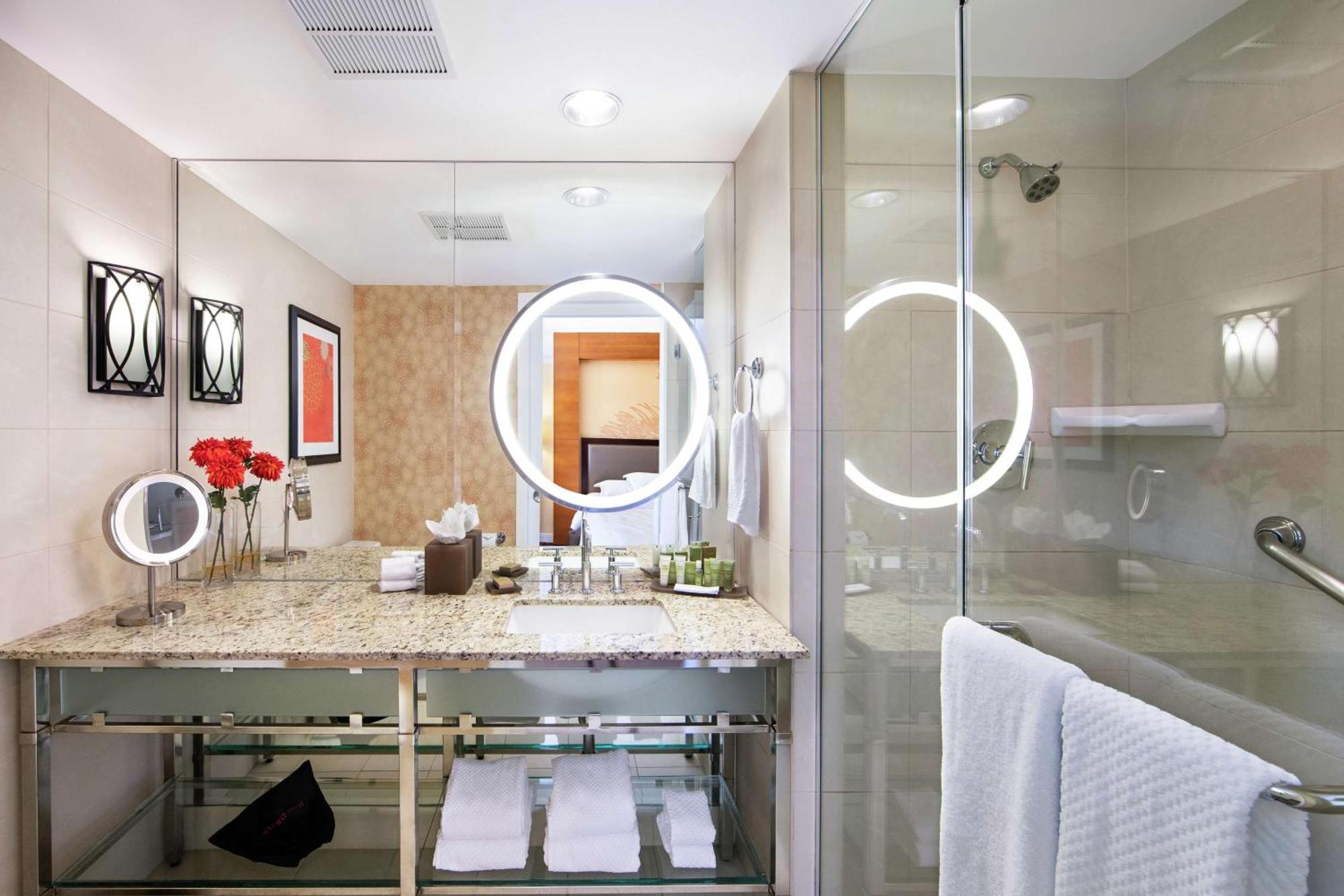 Hilton University Of Houston Bagian luar foto